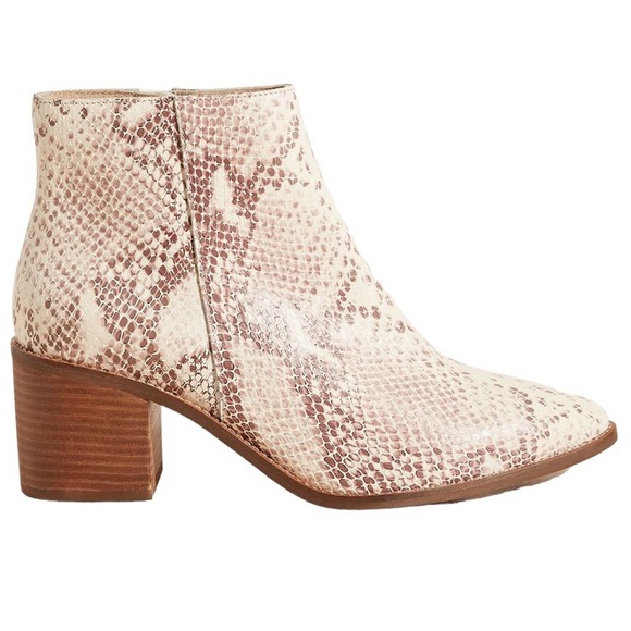 Seychelles Shoes - SEYCHELLES For The Occasion Snake Print Leather Pointed Booties Cream Tan 9